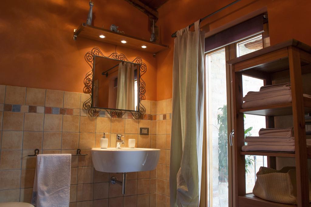 Holiday Home Ca' Del Cinema Mombercelli Δωμάτιο φωτογραφία